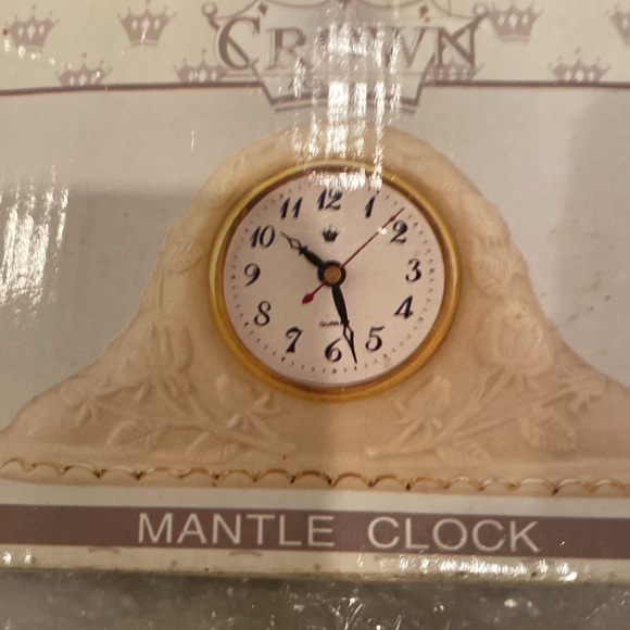 NIB & Vintage Mantle or Desktop Ceramic Clock - Picture 3 of 5